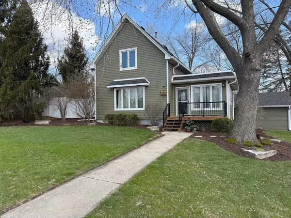 $360,000 | 300 Division Street, South Elgin, IL 60177