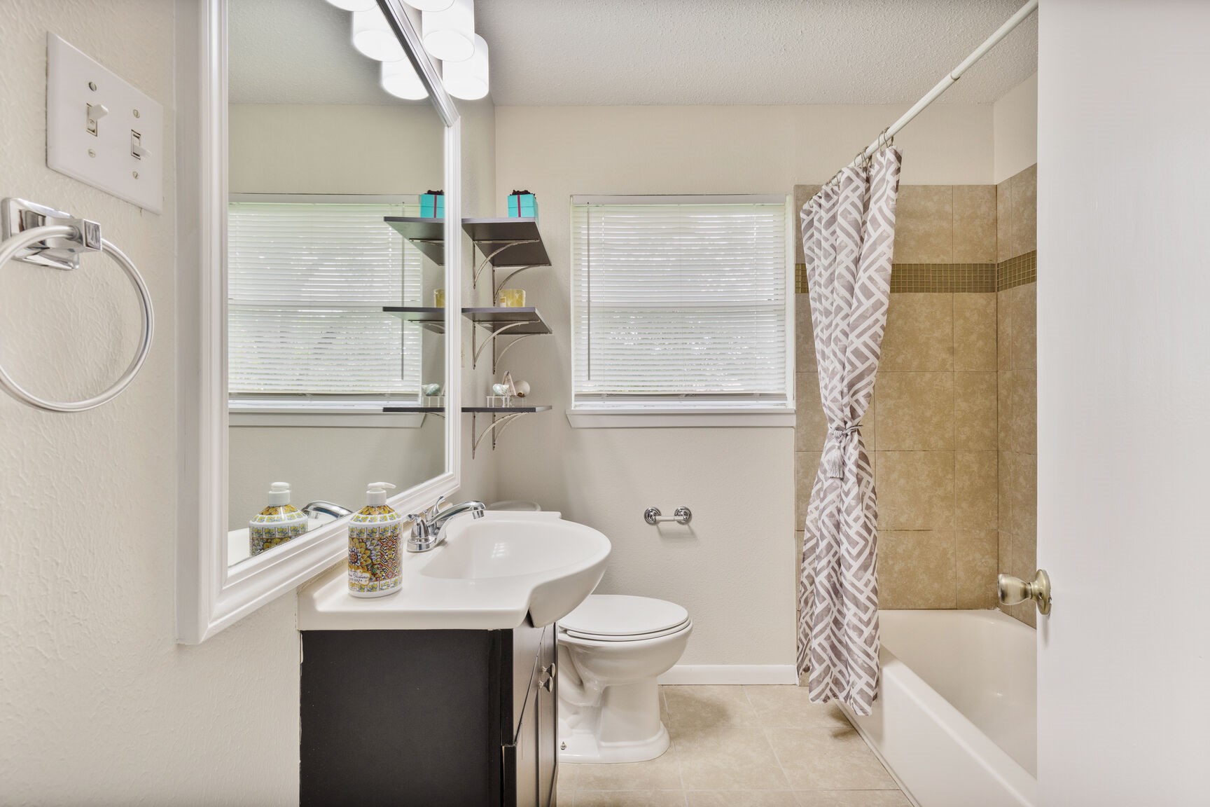 9629 Panola Way Houston, TX 77055 - Photo 11 of 15