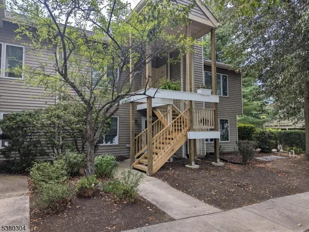 $353,000 | 63 Augusta Drive, Annandale, NJ 08801