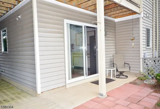 $353,000 | 63 Augusta Drive, Annandale, NJ 08801