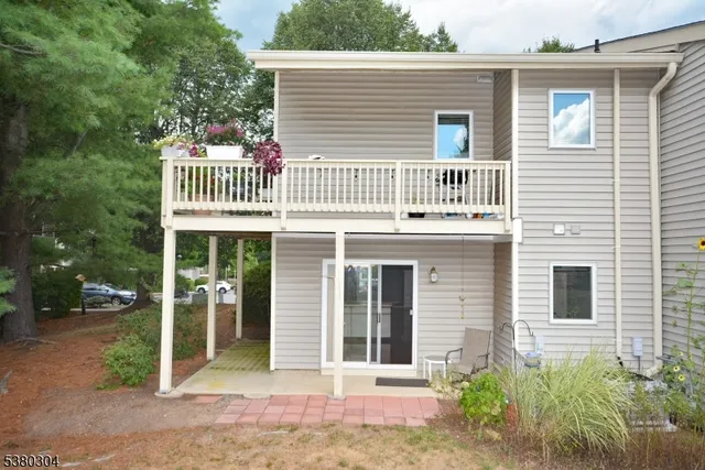 $353,000 | 63 Augusta Drive, Annandale, NJ 08801