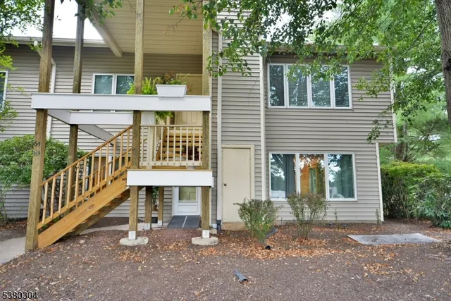 $353,000 | 63 Augusta Drive, Annandale, NJ 08801