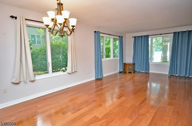 $353,000 | 63 Augusta Drive, Annandale, NJ 08801