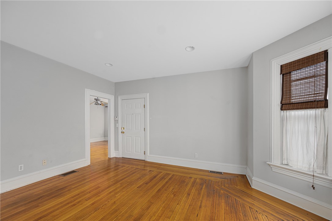 225 Carpenter Street, Unit 2 Providence, RI 02903 - Photo 5 of 16 Living room