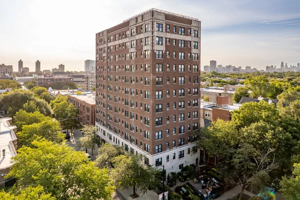 $1,395 | 1325 West Wilson Avenue, Unit 201, Chicago, IL 60640