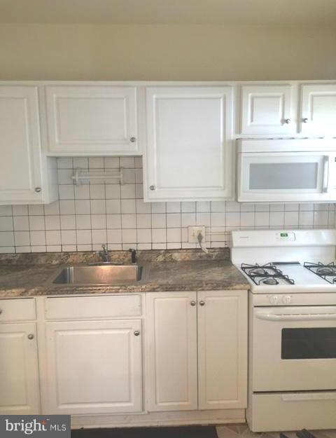 4101 Roland View Avenue Baltimore, MD 21215 - Photo 7 of 13 Kitchen
