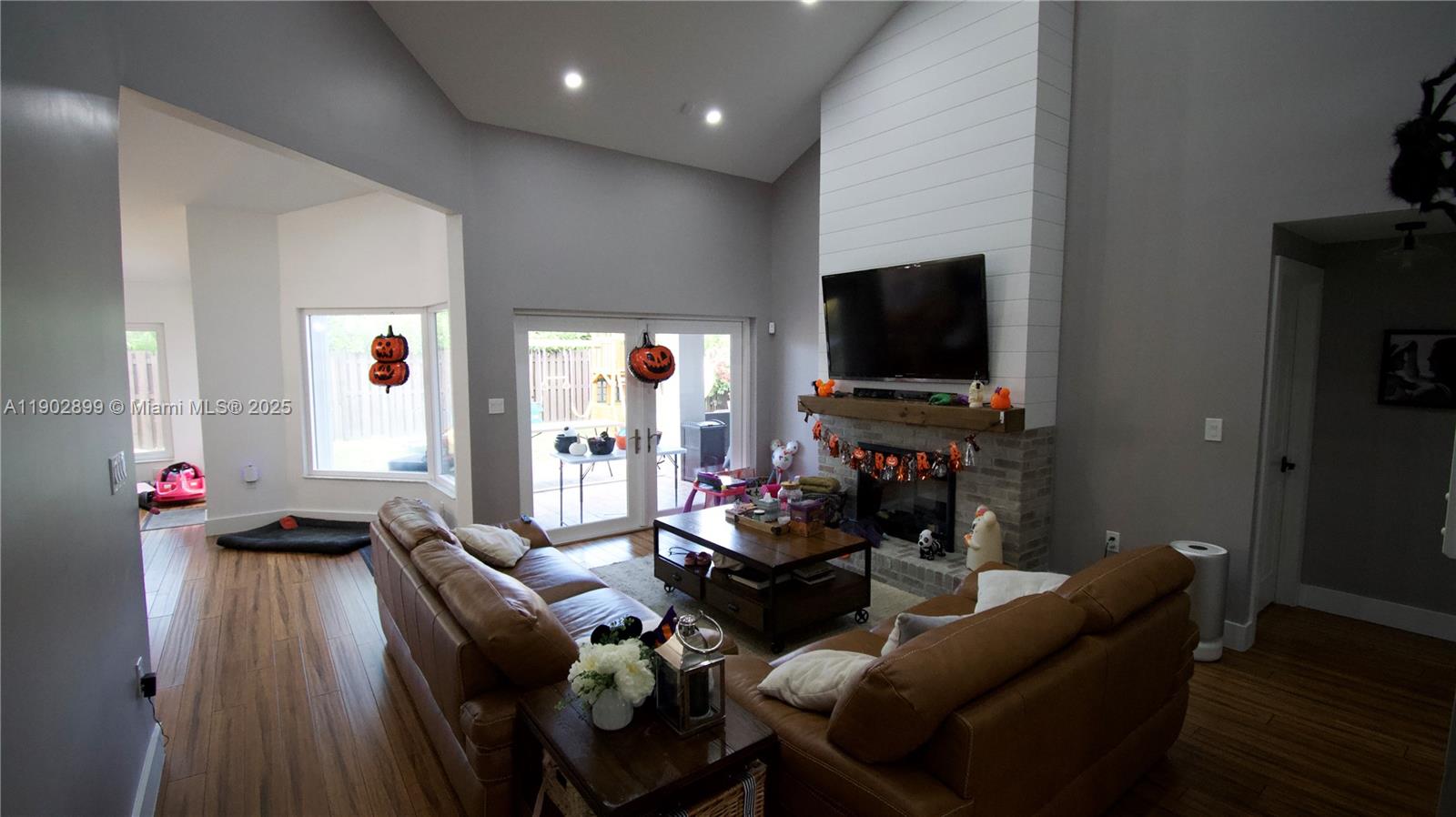 16111 Southwest 79th Terrace Miami, FL 33193 - Photo 4 of 30