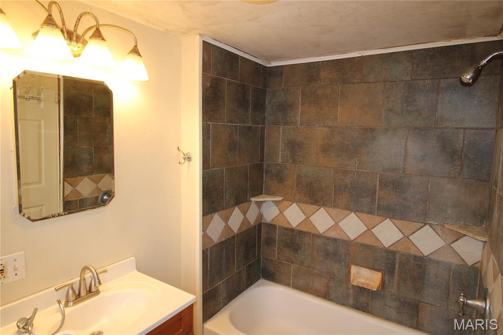 105 College Street Alhambra, IL 62001 - Photo 11 of 17