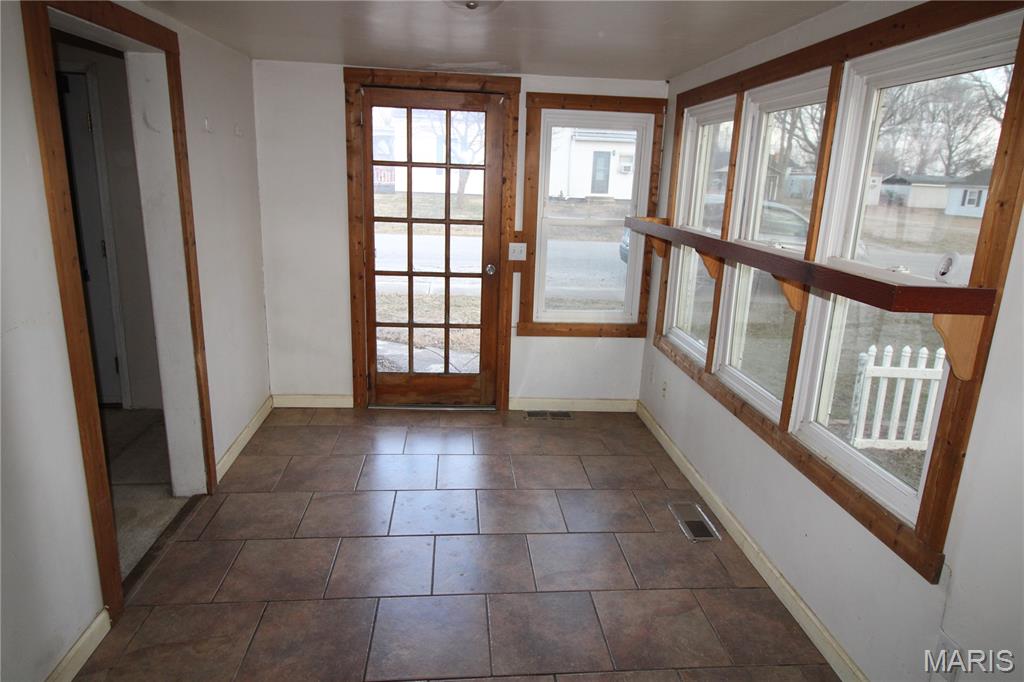 105 College Street Alhambra, IL 62001 - Photo 13 of 17