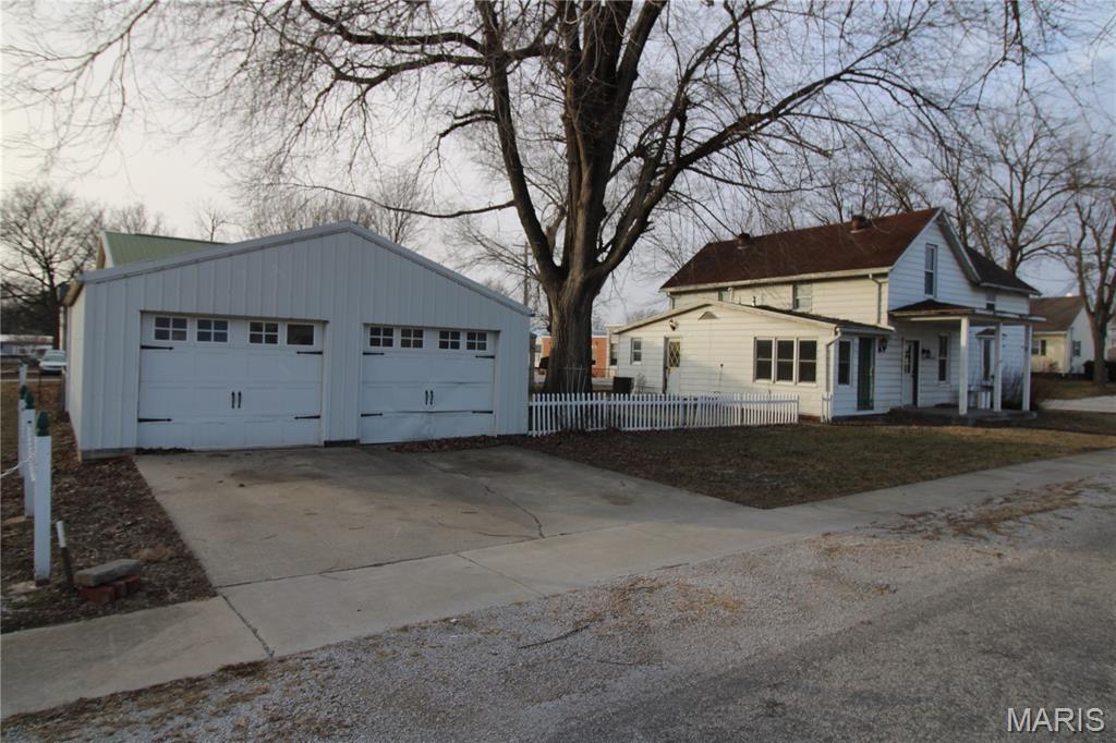 105 College Street Alhambra, IL 62001 - Photo 16 of 17