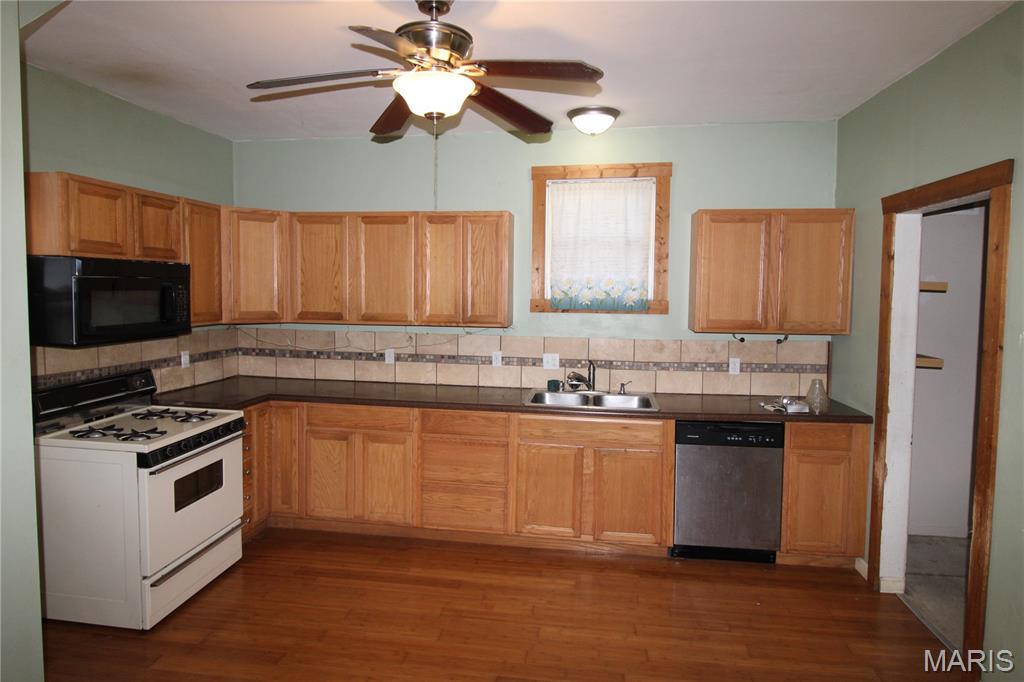 105 College Street Alhambra, IL 62001 - Photo 7 of 17