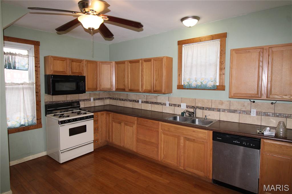 105 College Street Alhambra, IL 62001 - Photo 8 of 17