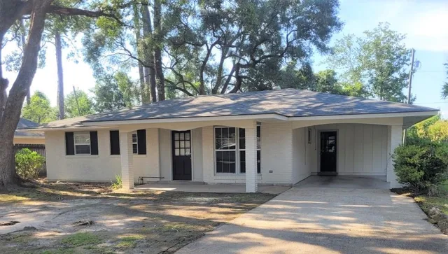 $1,800 | 309 Robin Hood Drive, Covington, LA 70433