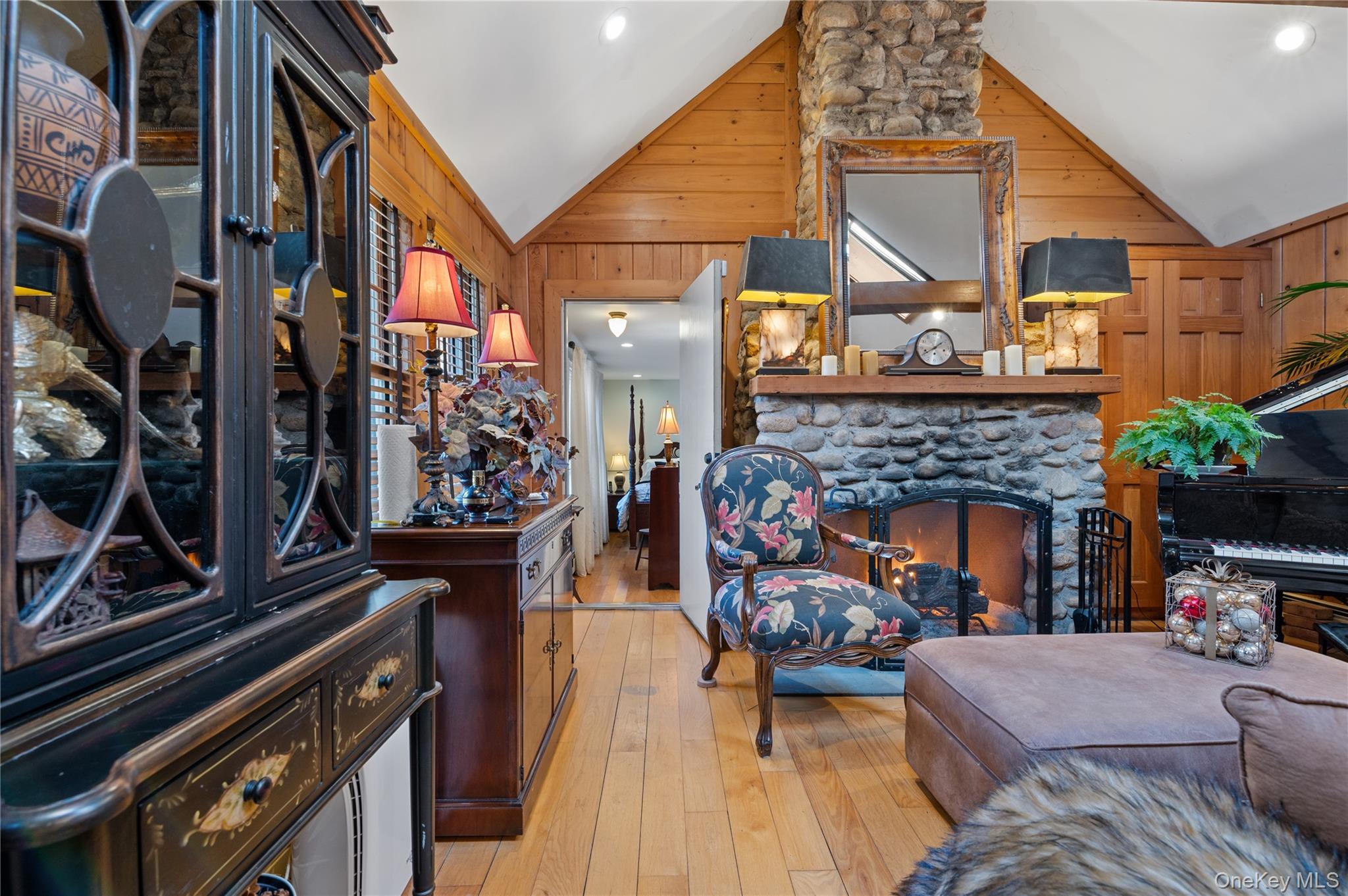 136 Beach Road Wading River, NY 11792 - Photo 14 of 45 High ceilings, high hats