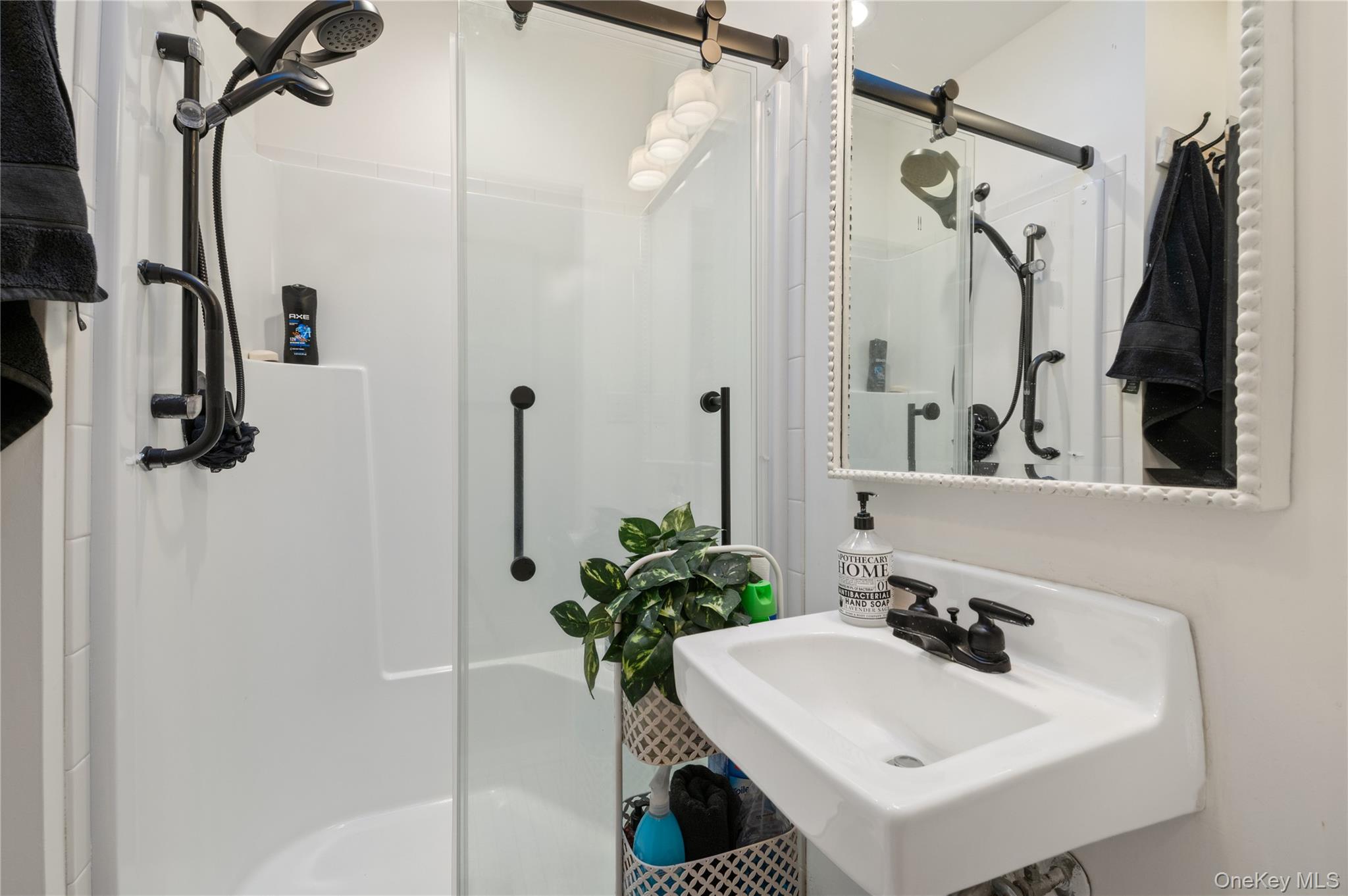 136 Beach Road Wading River, NY 11792 - Photo 19 of 45 Primary bath