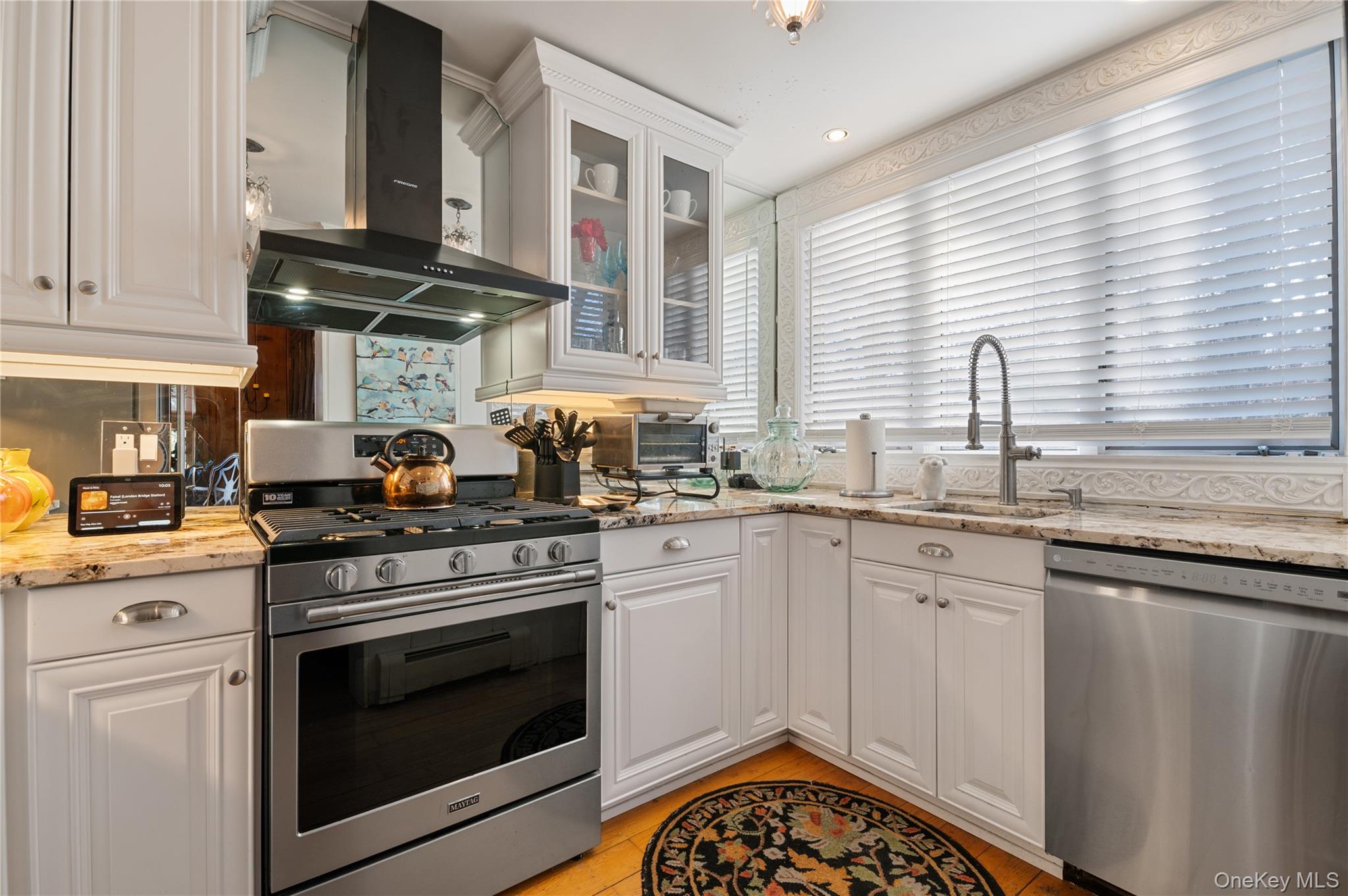 136 Beach Road Wading River, NY 11792 - Photo 26 of 45 Windows facing back