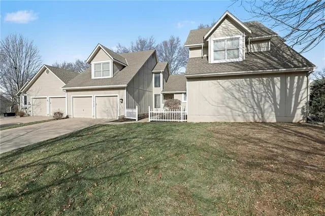 $335,000 | 7204 West 155th Street, Overland Park, KS 66223