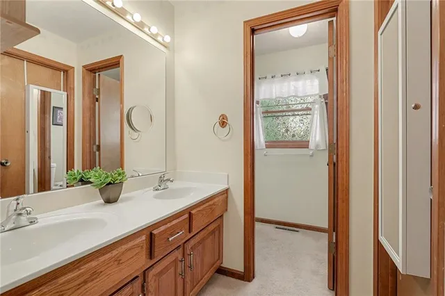 $335,000 | 7204 West 155th Street, Overland Park, KS 66223