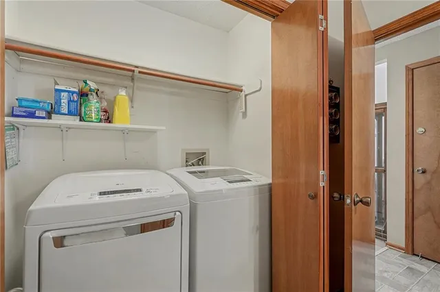 $335,000 | 7204 West 155th Street, Overland Park, KS 66223