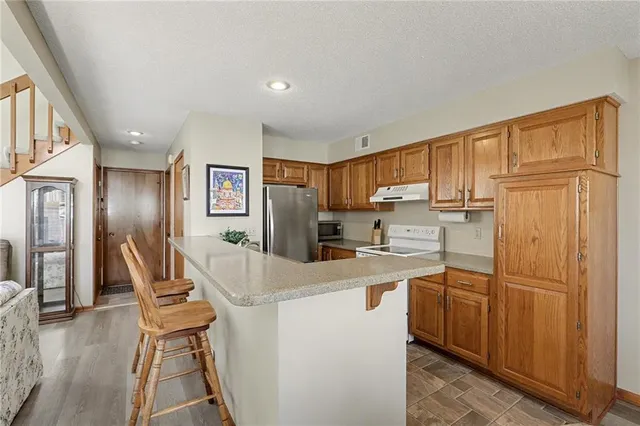 $335,000 | 7204 West 155th Street, Overland Park, KS 66223