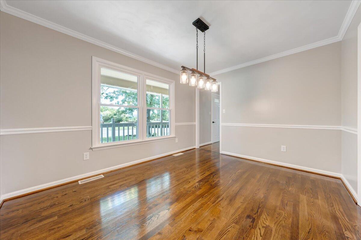 5214 Huntridge Road Roanoke, VA 24012 - Photo 4 of 61 04-MIB02138
