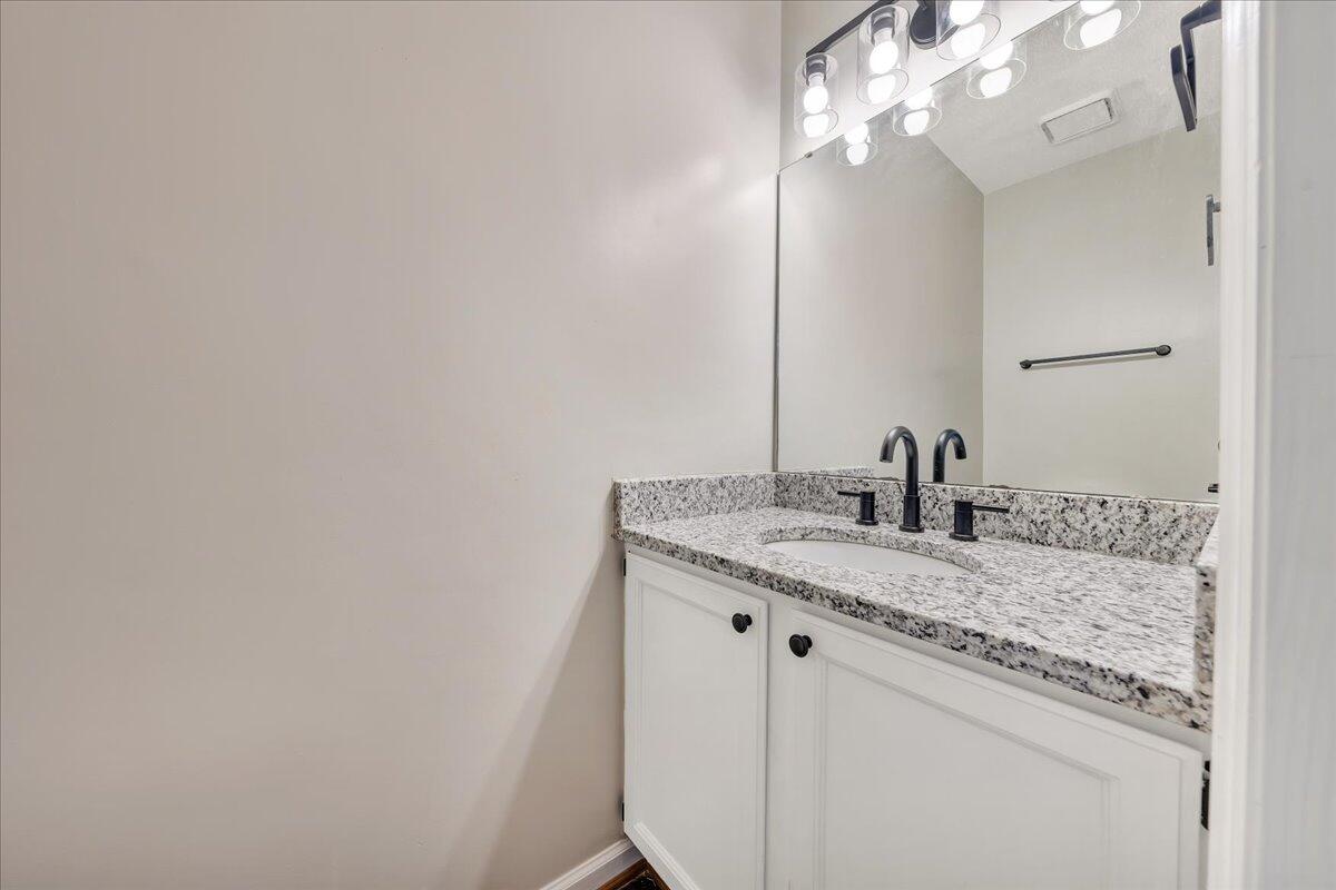 5214 Huntridge Road Roanoke, VA 24012 - Photo 6 of 61 06-MIB02144