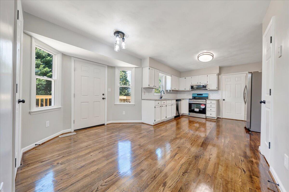 5214 Huntridge Road Roanoke, VA 24012 - Photo 7 of 61 07-MIB02147
