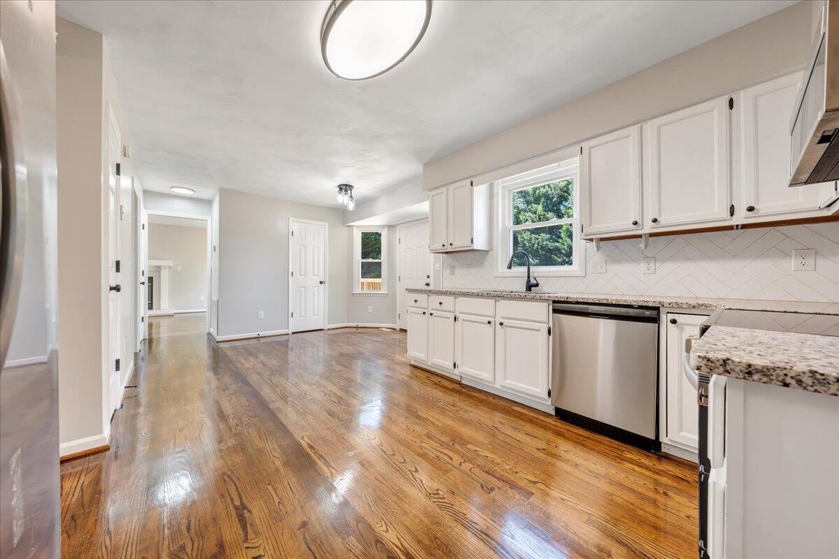 5214 Huntridge Road Roanoke, VA 24012 - Photo 10 of 61 11-MIB02159