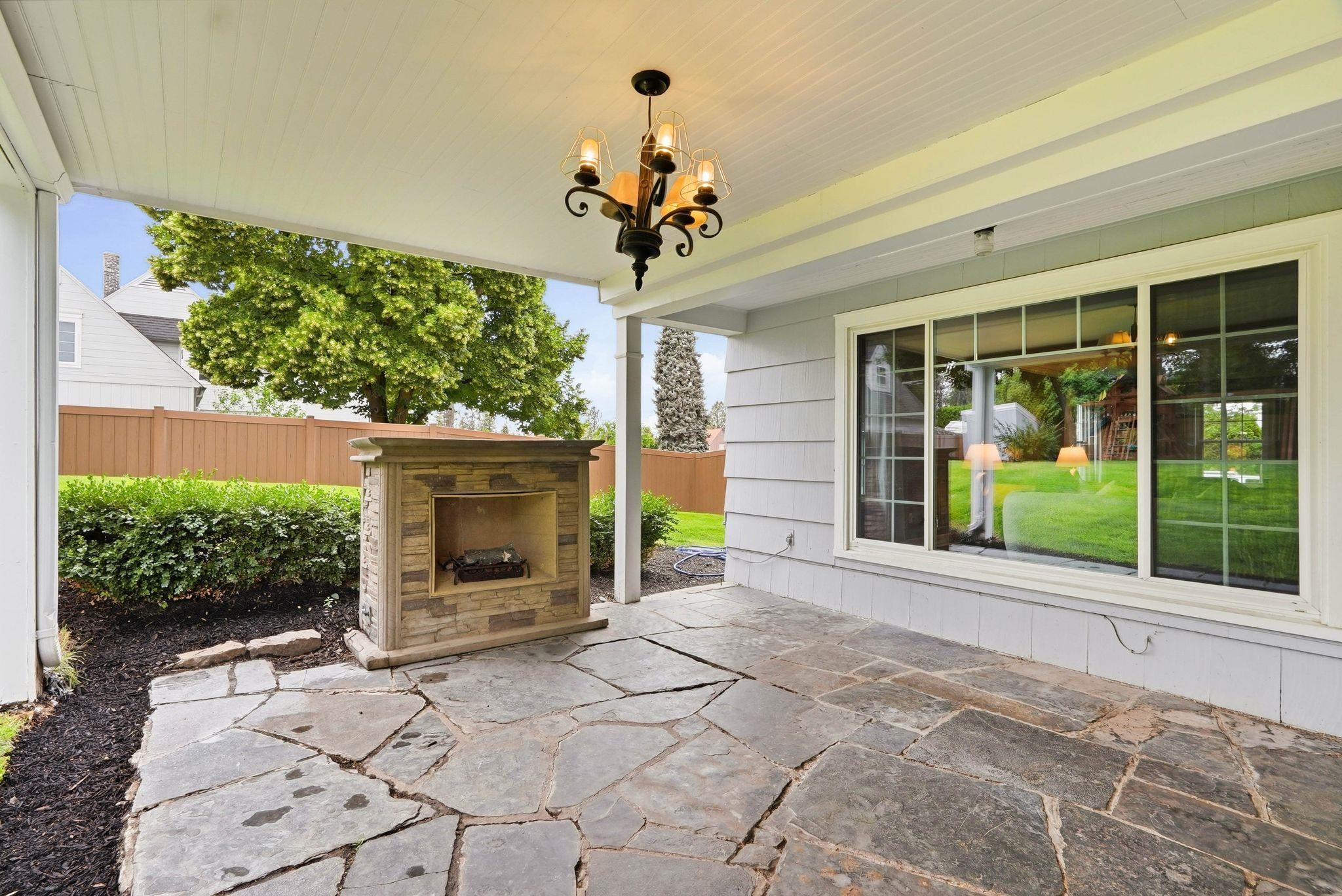 1204 East Overbluff Road Spokane, WA 99203 - Photo 13 of 42