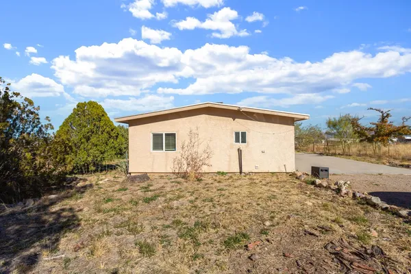 $1,150 | 7245 South Cole Lane, Hereford, AZ 85615
