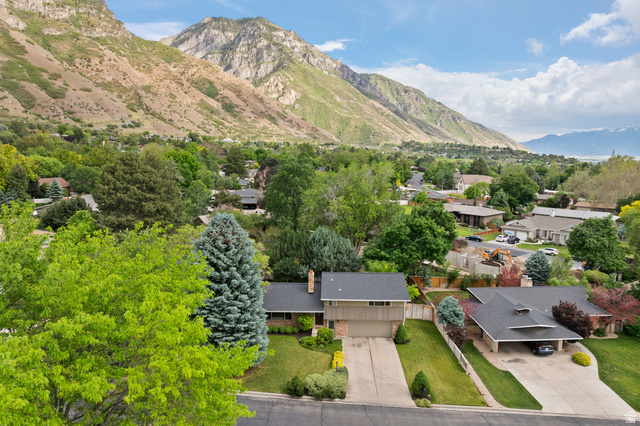 3320 Cherokee Lane Provo, UT 84604 - Photo 50 of 52 Aerial perspective showcasing a residential area with varied housing styles