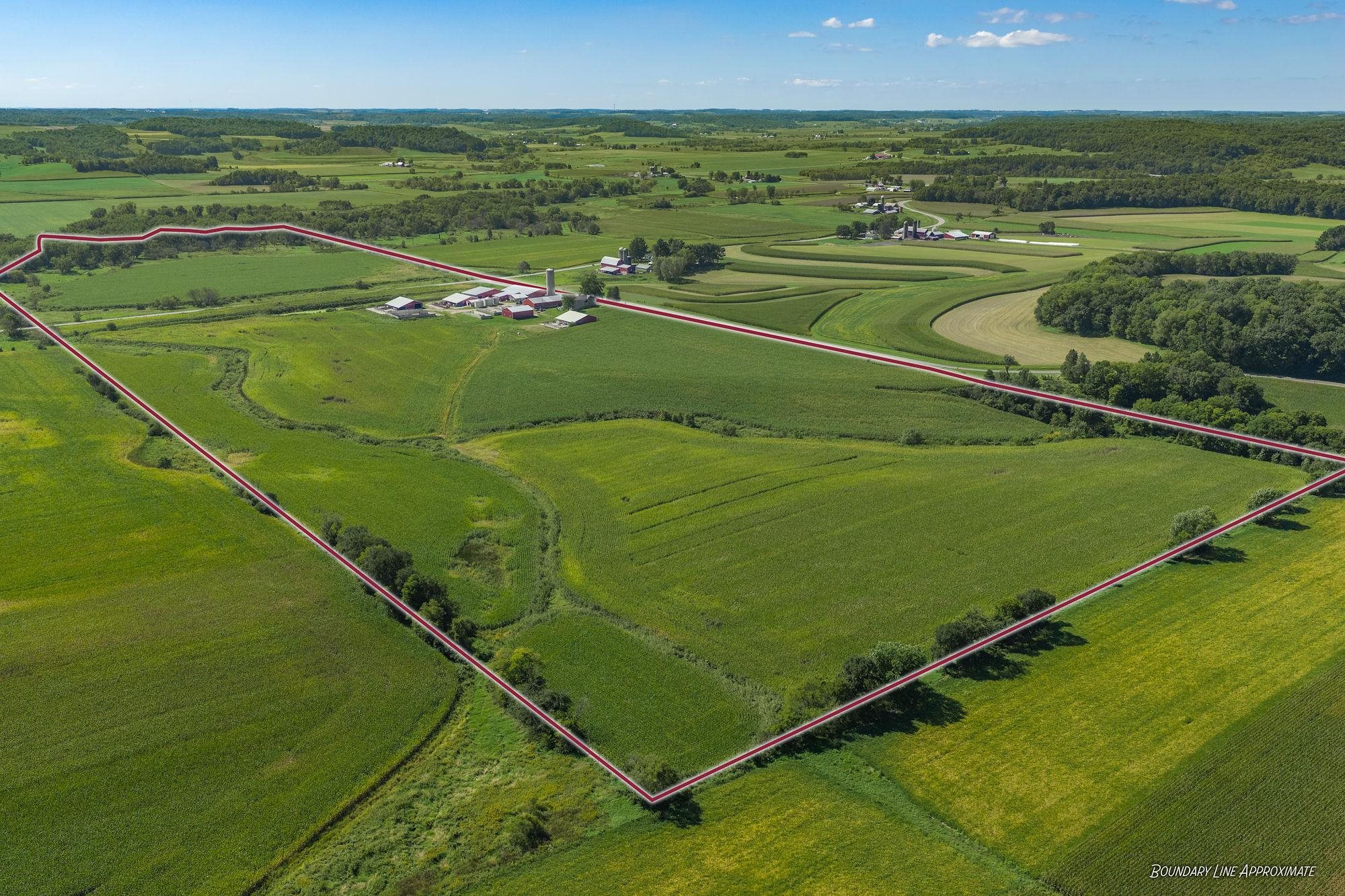 S4452 Grote Hill Road Reedsburg, WI 53959 - Photo 2 of 82 Gallery Image 2