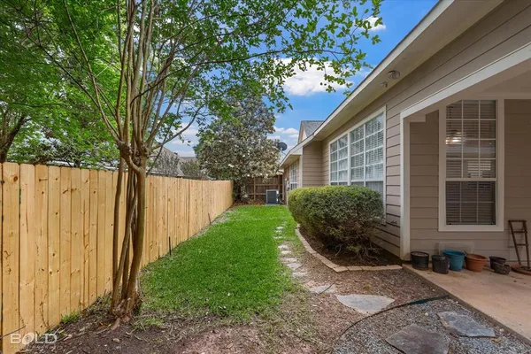 $2,200 | 8117 Captain Mary Miller Drive, Shreveport, LA 71115