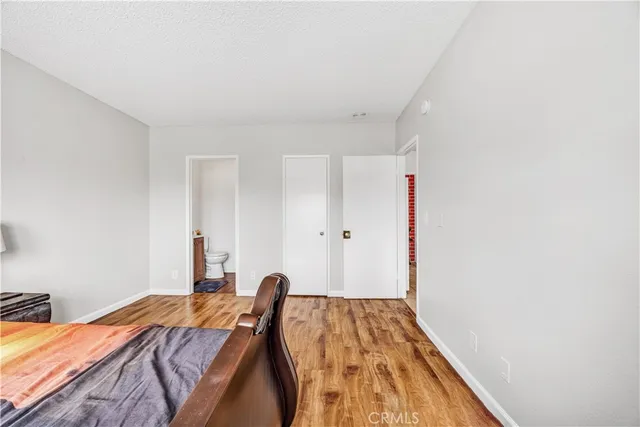 a bed room with a bed