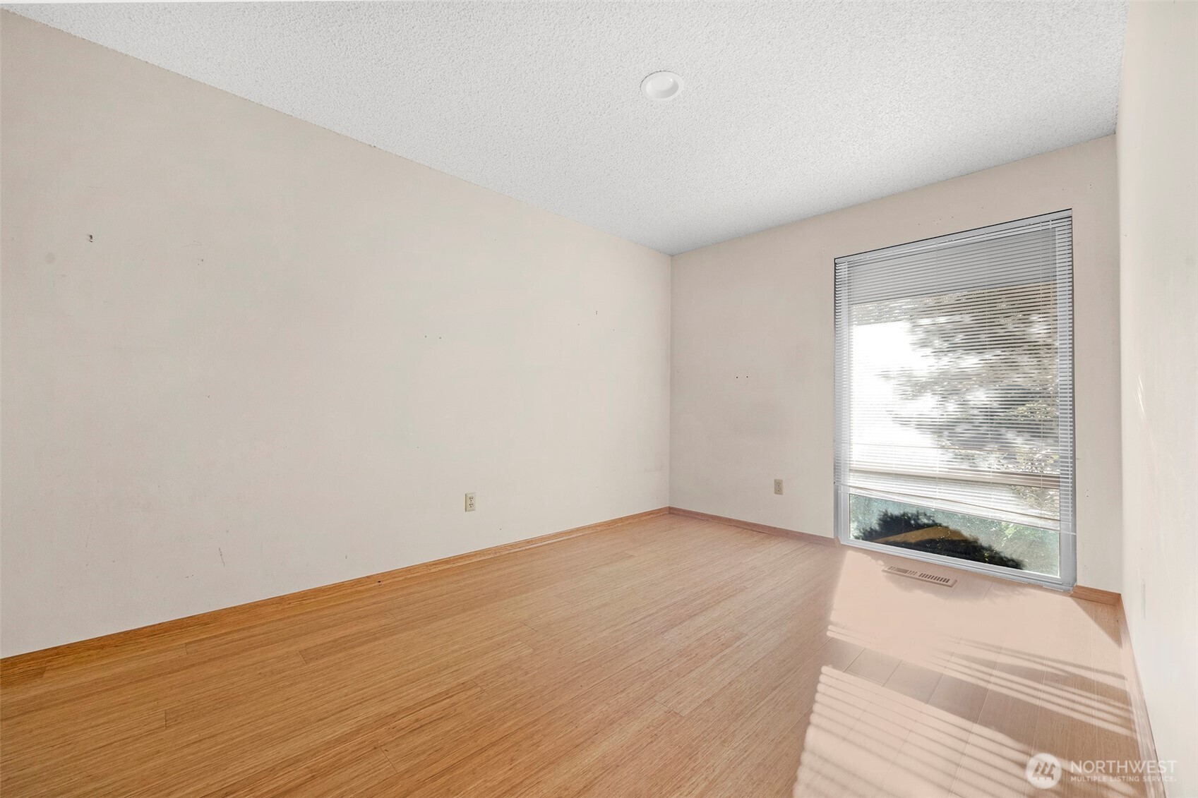 13830 Issaquah-Hobart Road Southeast Issaquah, WA 98027 - Photo 23 of 40