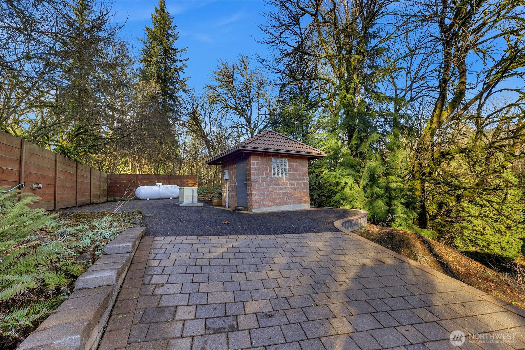 13830 Issaquah-Hobart Road Southeast Issaquah, WA 98027 - Photo 9 of 40