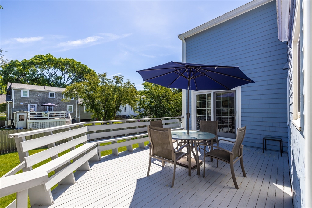 42 Hawthorn Avenue Needham, MA 02492 - Photo 21 of 26