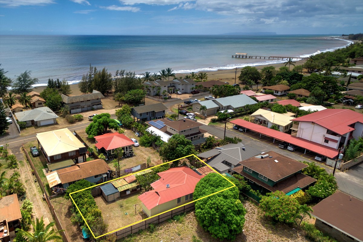 4472 A Panako Road Waimea, HI 96796 - Photo 2 of 25 an aerial view of a houses with a city view