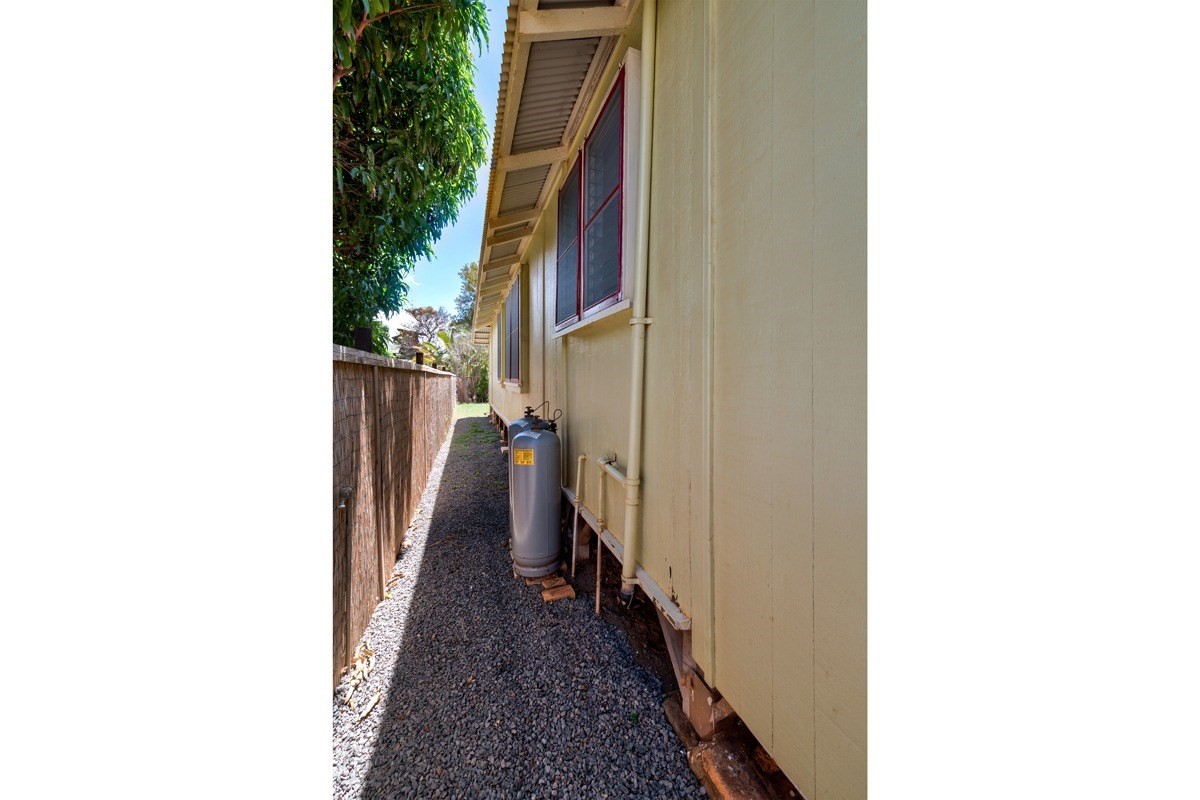 4472 A Panako Road Waimea, HI 96796 - Photo 23 of 25 a view of a hallway with wooden floor
