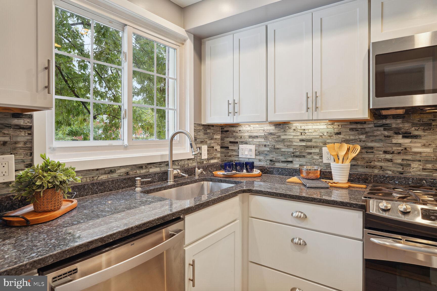 1613 Ripon Place Alexandria, VA 22302 - Photo 1 of 15 Gallery Image 1