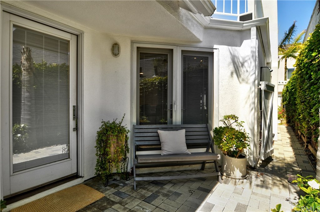 404 Prospect Street Newport Beach, CA 92663 - Photo 16 of 33