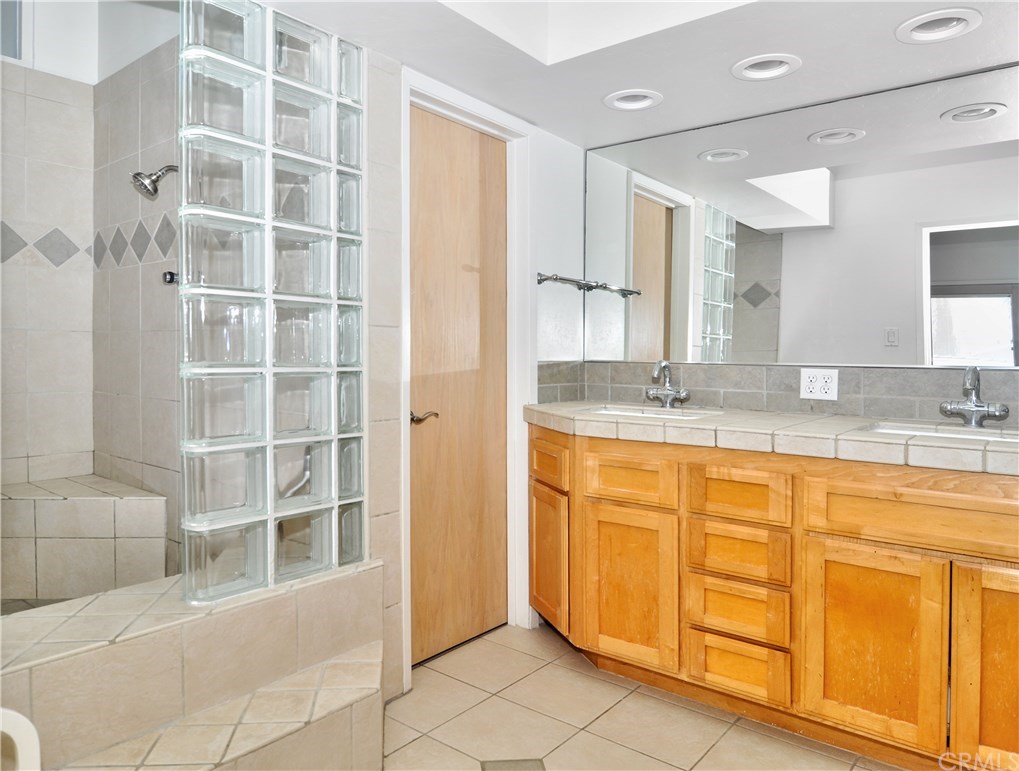 404 Prospect Street Newport Beach, CA 92663 - Photo 17 of 33