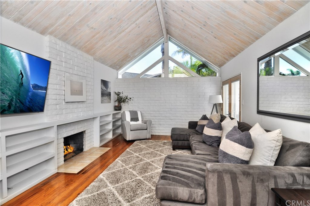 404 Prospect Street Newport Beach, CA 92663 - Photo 3 of 33