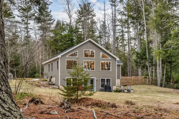 $850,000 | 87 Lord Avenue, Surry, ME 04684