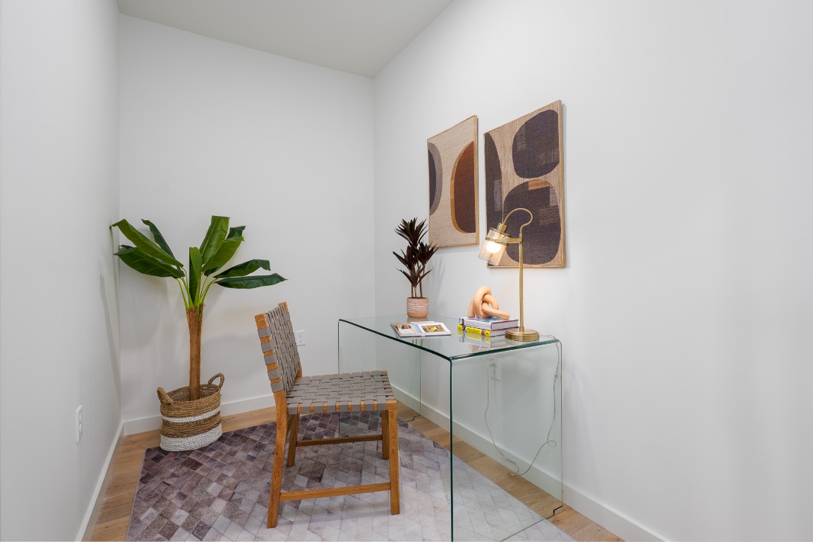 2209 South 1st Street, Unit 226 Austin, TX 78704 - Photo 9 of 27 a vase of flowers sitting on a table