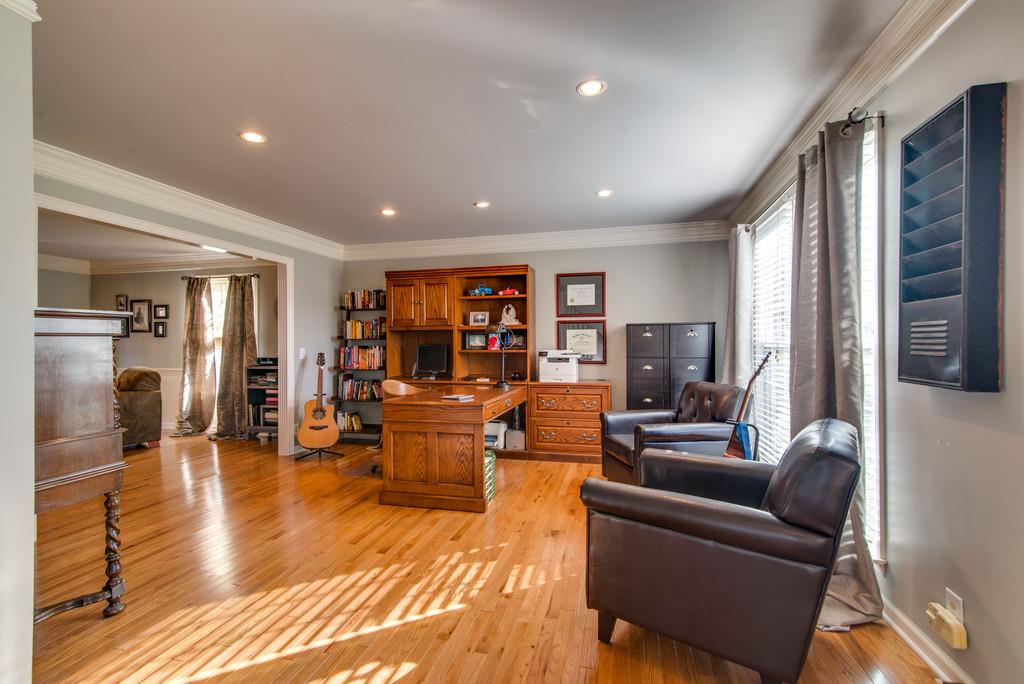 113 Shiloh Ridge Hendersonville, TN 37075 - Photo 6 of 30 a living room with furniture and a wooden floor