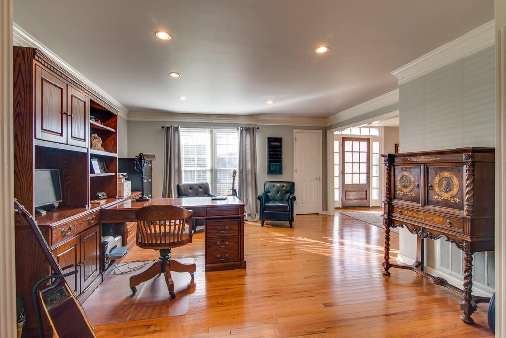 113 Shiloh Ridge Hendersonville, TN 37075 - Photo 7 of 30 a view of a livingroom with furniture window and wooden floor