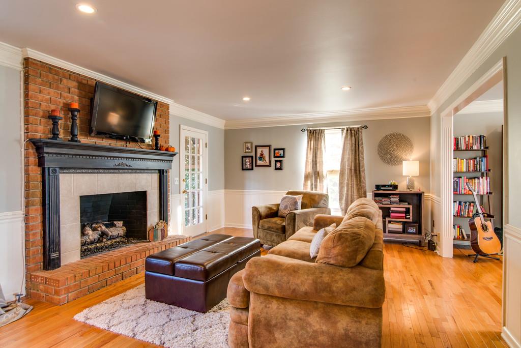 113 Shiloh Ridge Hendersonville, TN 37075 - Photo 8 of 30 a living room with furniture and a fireplace