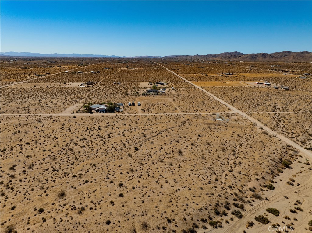 3475 Cherokee Trail Landers, CA 92285 - Photo 9 of 12 a view of city and ocean