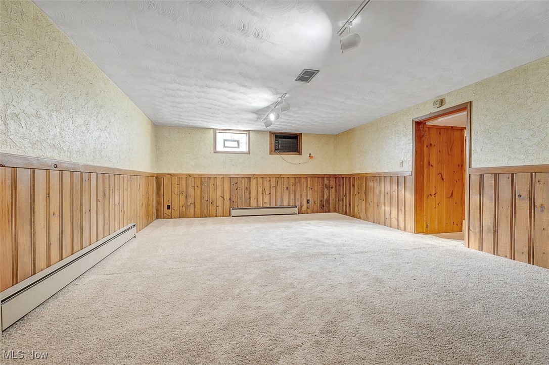 6136 Ridge Road Cleveland, OH 44129 - Photo 35 of 40